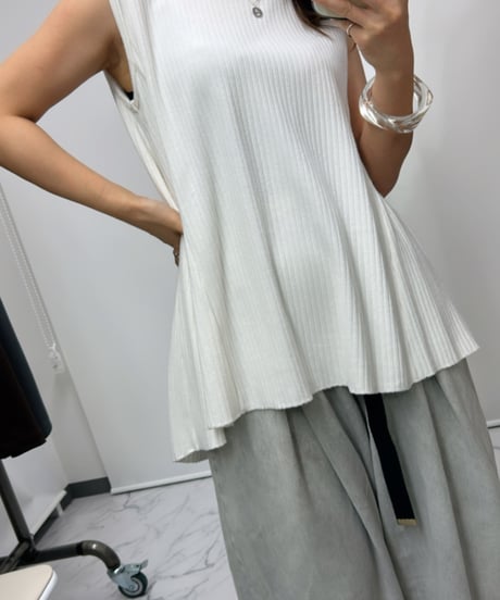 Sale✴ほぼ新品！アヤンテンセルダウンベスト！ CATEGORY ayane アヤン | Deargo