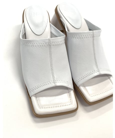 AgAwd(アガウド) 　Heel Sandal〈2201-940086〉