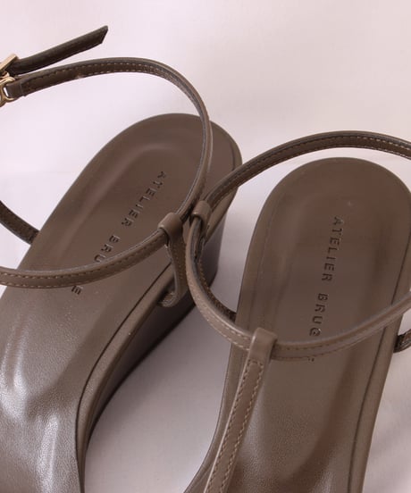ATELIER BRUGGE アトリエブルージュ　Tストラップサンダル　26KS-22　2026NEWARIIVAL