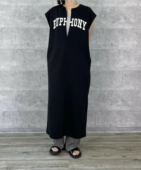 Anna Kerry　アンナケリー スリットネックロゴワンピース 85252909 2025新作