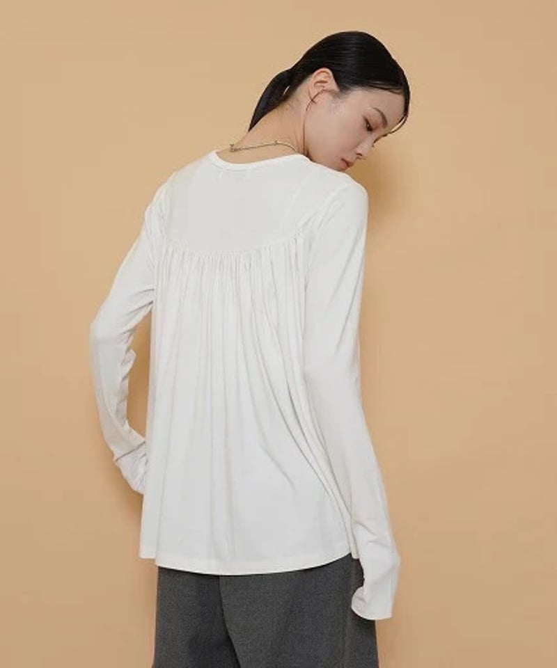 CYAN TOKYO シアントーキョー バックギャザー ウォーム カットソー 白 CYAN TOKYO シアントーキョー バックギャザー ウォーム カットソー 白