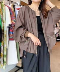 Dignite collier ディニテコリエ 裾ラウンドプリントTシャツ