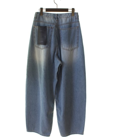 TRANOI.　トラノイ　カーブデニムパンツ　223R529　2025新作