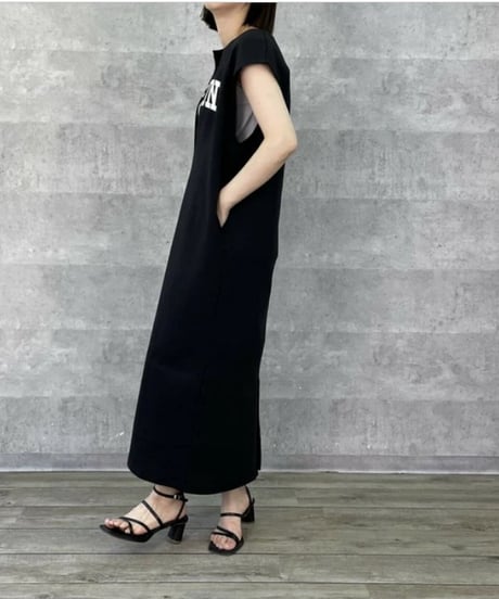 Anna Kerry　アンナケリー スリットネックロゴワンピース 85252909 2025新作