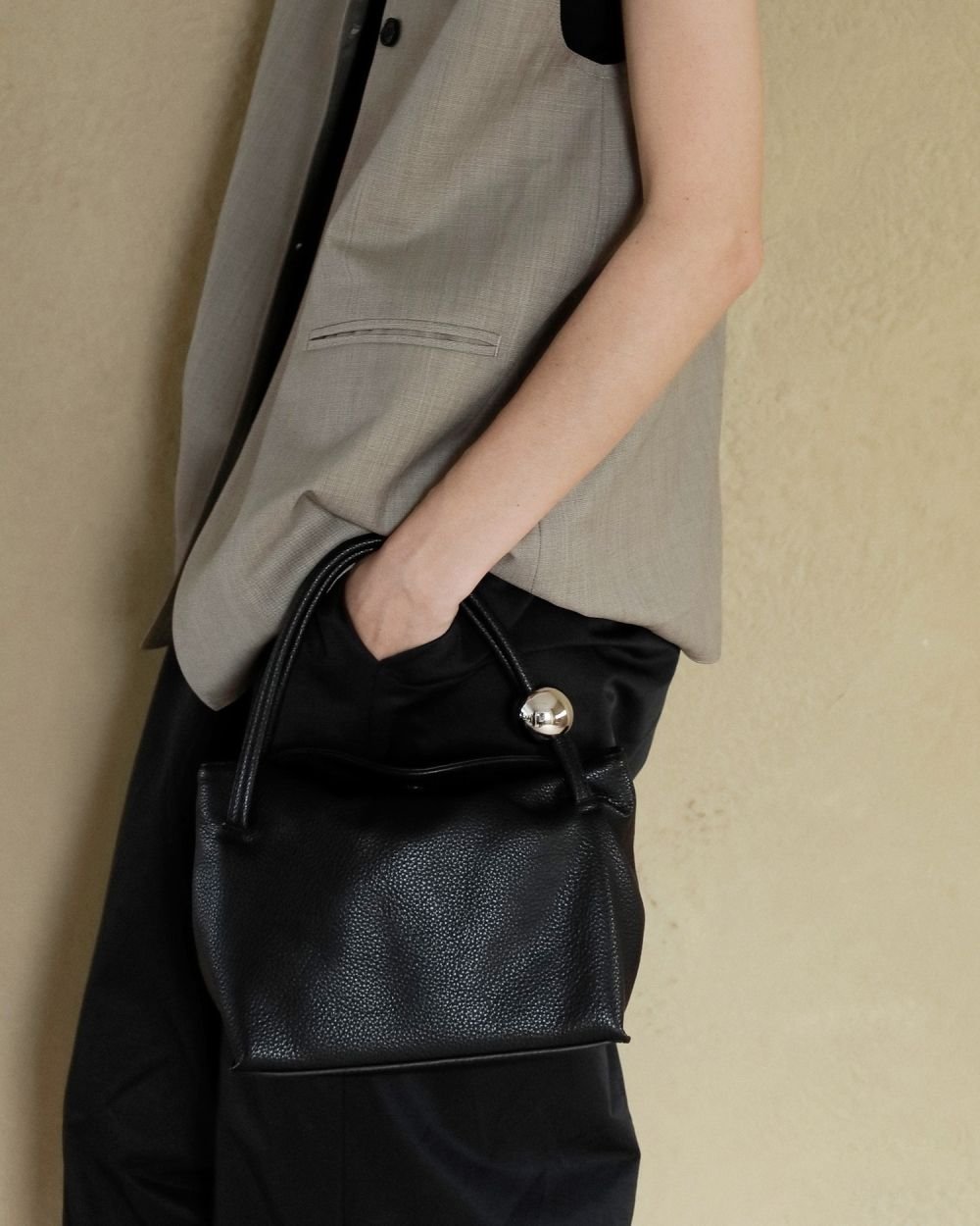 ⭐美品未使用 anuke Volume Ball Bag⭐ anuke アンヌーク Volume Ball Bag 62521032 本州送料無料！ |