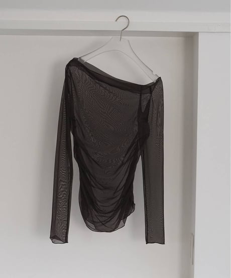 anuke アンヌーク　Sheer Offshoulder Tops　62610603