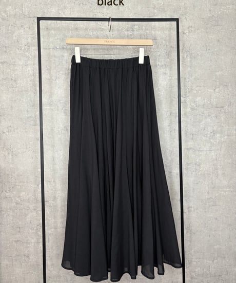 TRANOI.　トラノイ　エアリーサーキュラースカート 223M507　2025新作