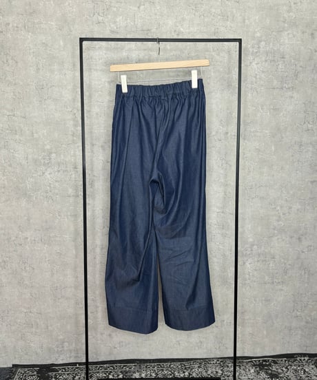 TRANOI.　トラノイ デニムタックパンツ 231J520
