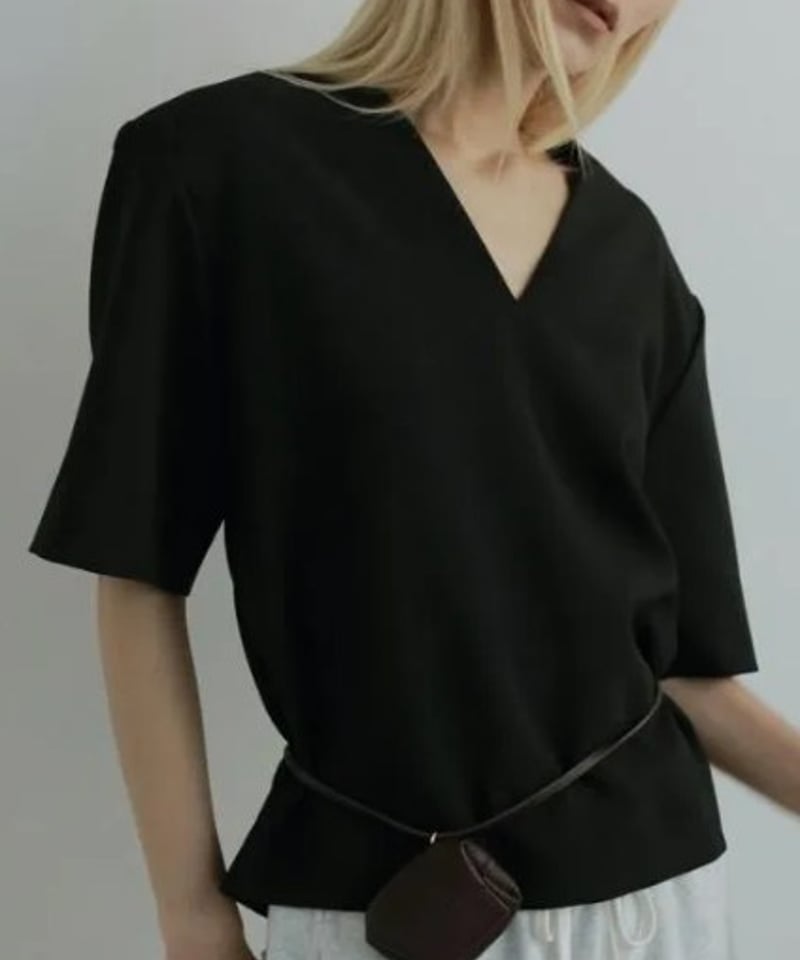 anuke アンヌーク Powershoulder Vneck Tops 62520409 カ