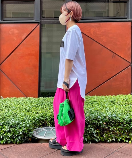 TRANOI.　トラノイ　カラータックワイドパンツ　211J508