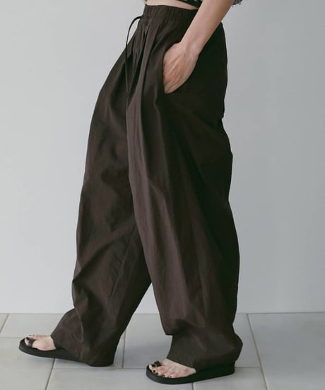 anuke アンヌーク　Volumetuck Cocoon Pants　62610720