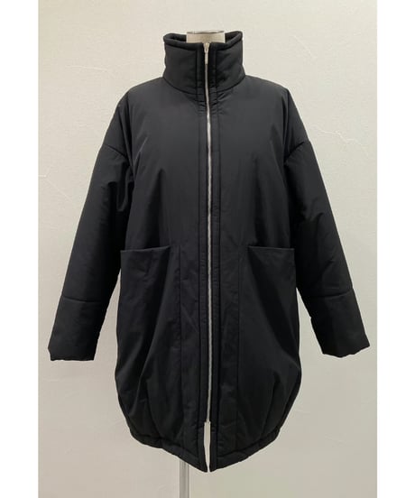 CYAN TOKYO　シアン トウキョウ　ハイネックパデットコクーンコート