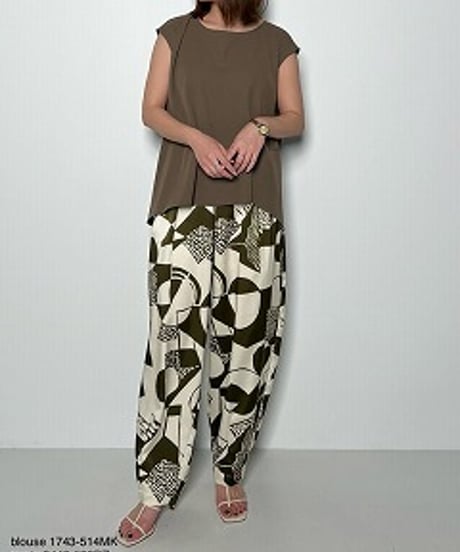 CHIGNON　シニヨン　アシメブラウス 1743-514