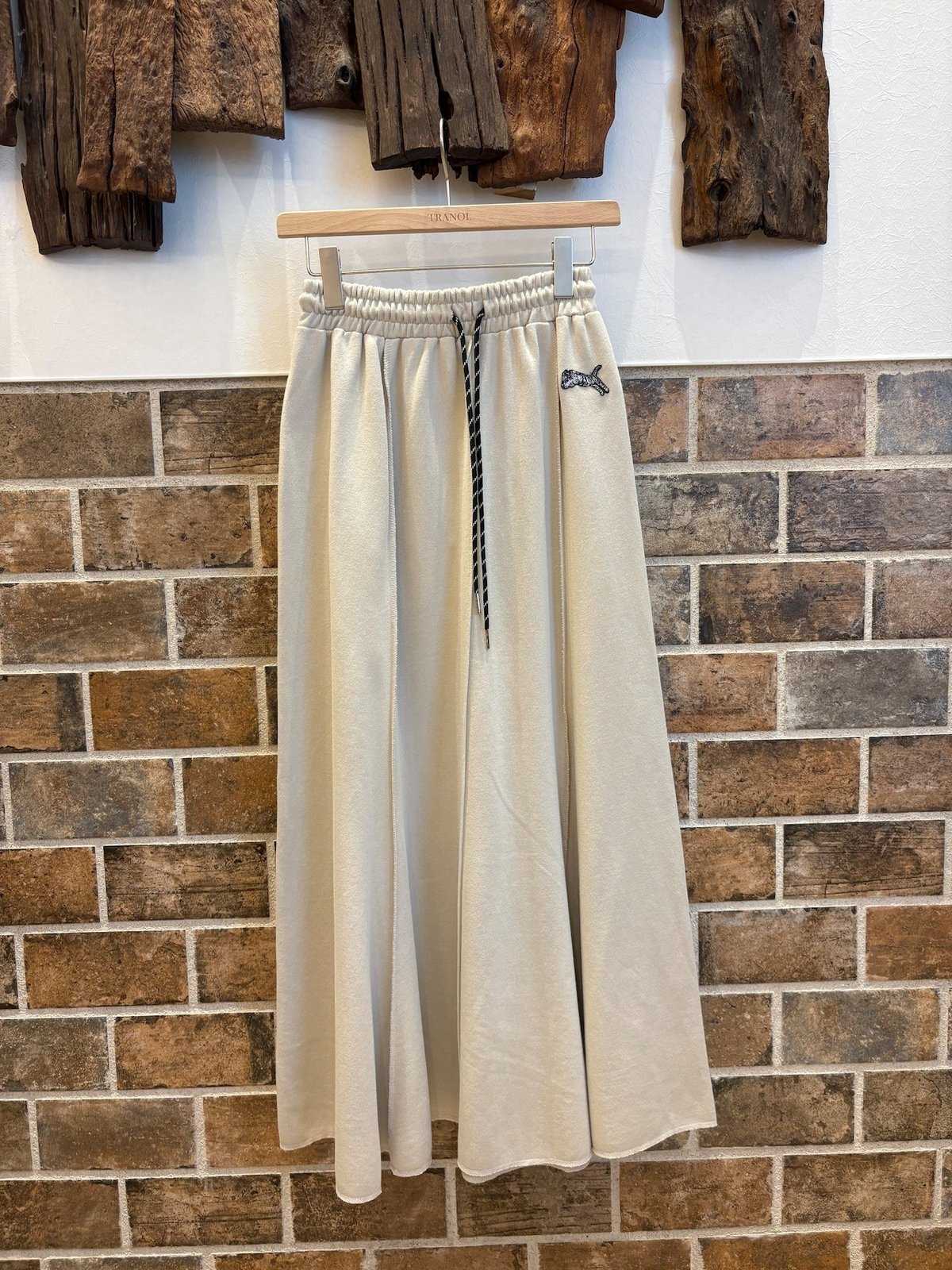 TRANOI. トラノイ TORAステッチフレアスカート 214J513 本州送料無料