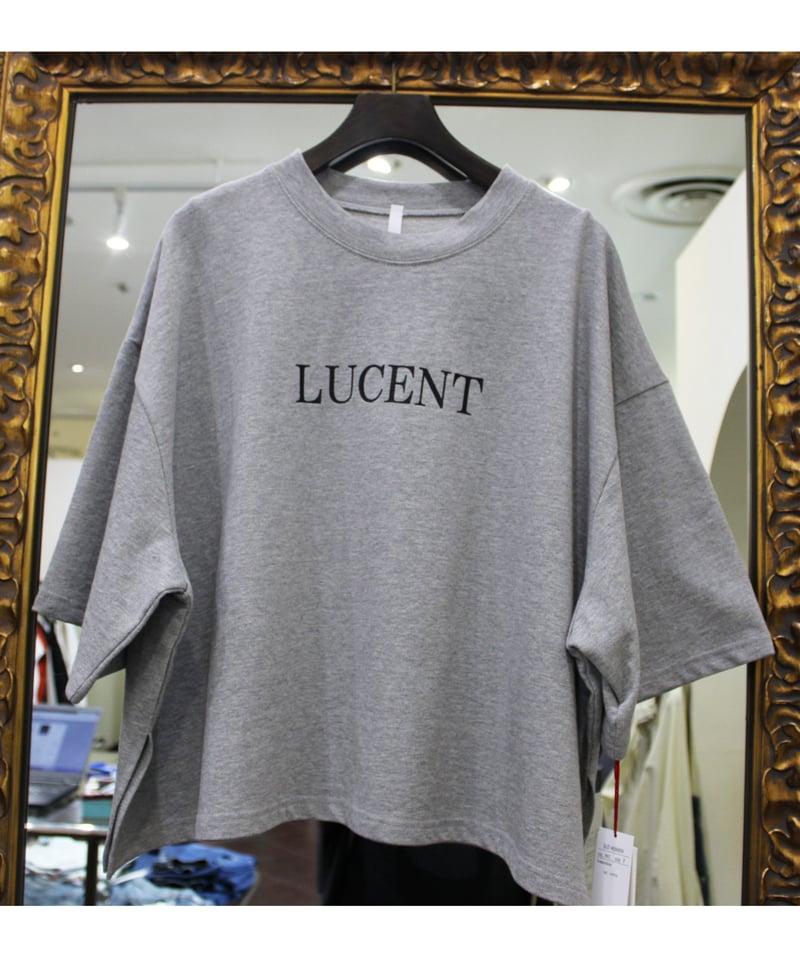 ゆうです。新品 DIGNITO COLLIER ロゴTシャツ Dignite collier(ディニテコリエ)裾ラウンド・ロゴプリントTシャツの通販