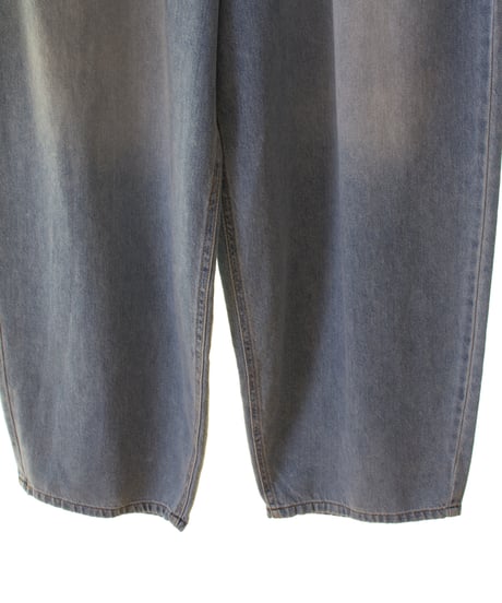 TRANOI.　トラノイ　カーブデニムパンツ　223R529　2025新作