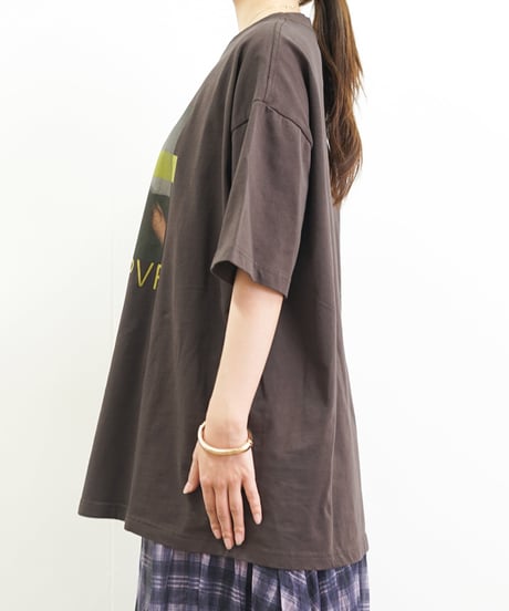 SEVEN SENSE セブンセンス　SEVENDAYS　グラフィックプリントTee　1260153　2026NEWARIIVAL