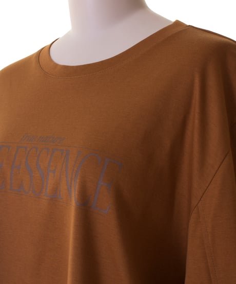 Dignite collier　ディニテコリエ フロントロゴ長袖Ｔシャツ　TW-80256019
