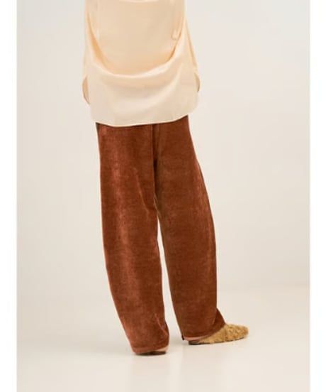 YENN イエン　MOLE TWILL CURVED PT