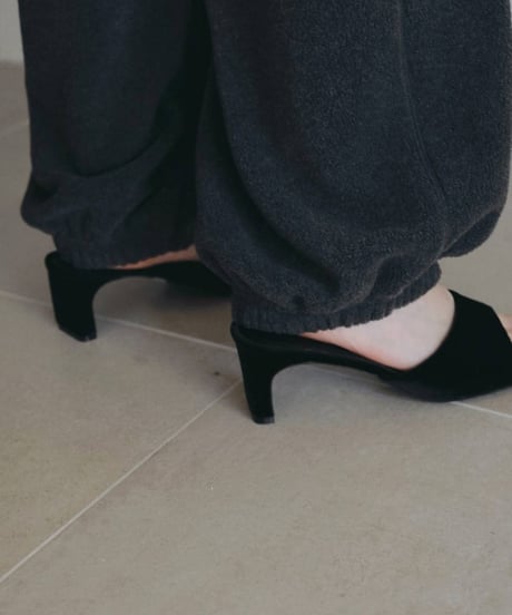 anuke アンヌーク　Squaretoe Velour Mule　62611027