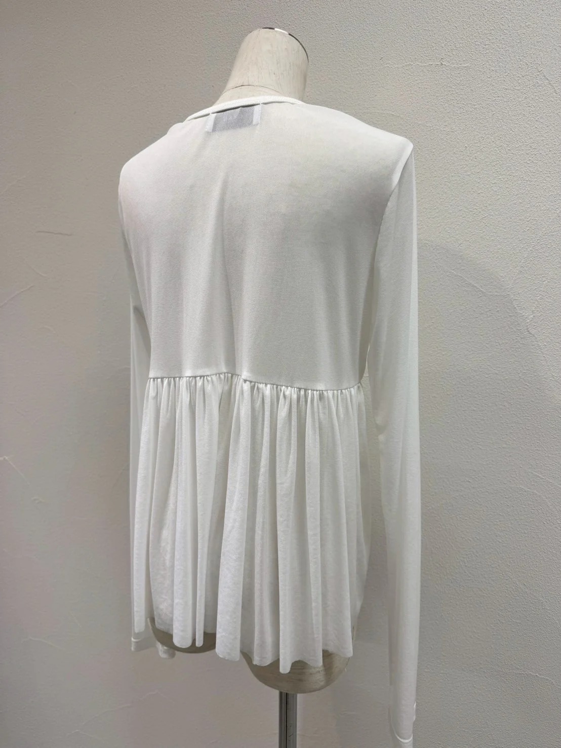 cyan tokyoベスト＆ヨークギャザーチュールトップス　セット cyan tokyoベスト＆ヨークギャザーチュールトップス セット cyan