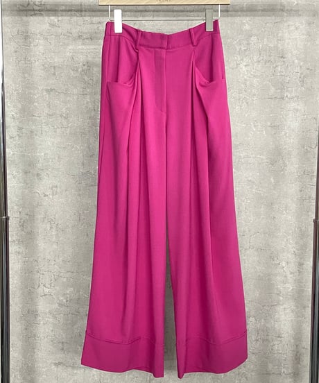 TRANOI.　トラノイ　カラータックワイドパンツ　211J508