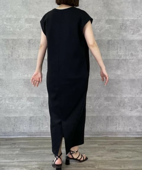 Anna Kerry　アンナケリー スリットネックロゴワンピース 85252909 2025新作