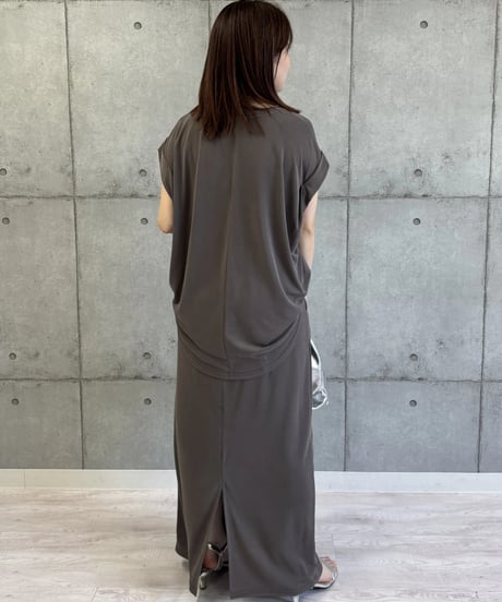 ROSIEE　ロージー　ソフトな風合いフロッキー肩タックプリントTシャツ　R810304　2026NEWARIIVAL