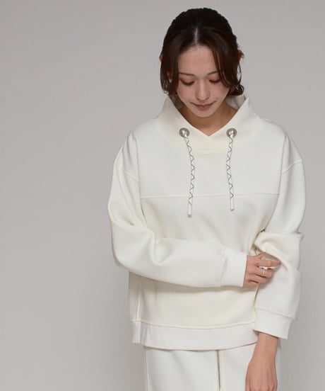 Praia　プライア　小顔効果　フェイクパーカー・レタリングプルオーバー LEI-25137 2026NEWARIIVAL