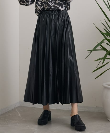 TRANOI.　トラノイ エコレザーサーキュラースカート 164R519