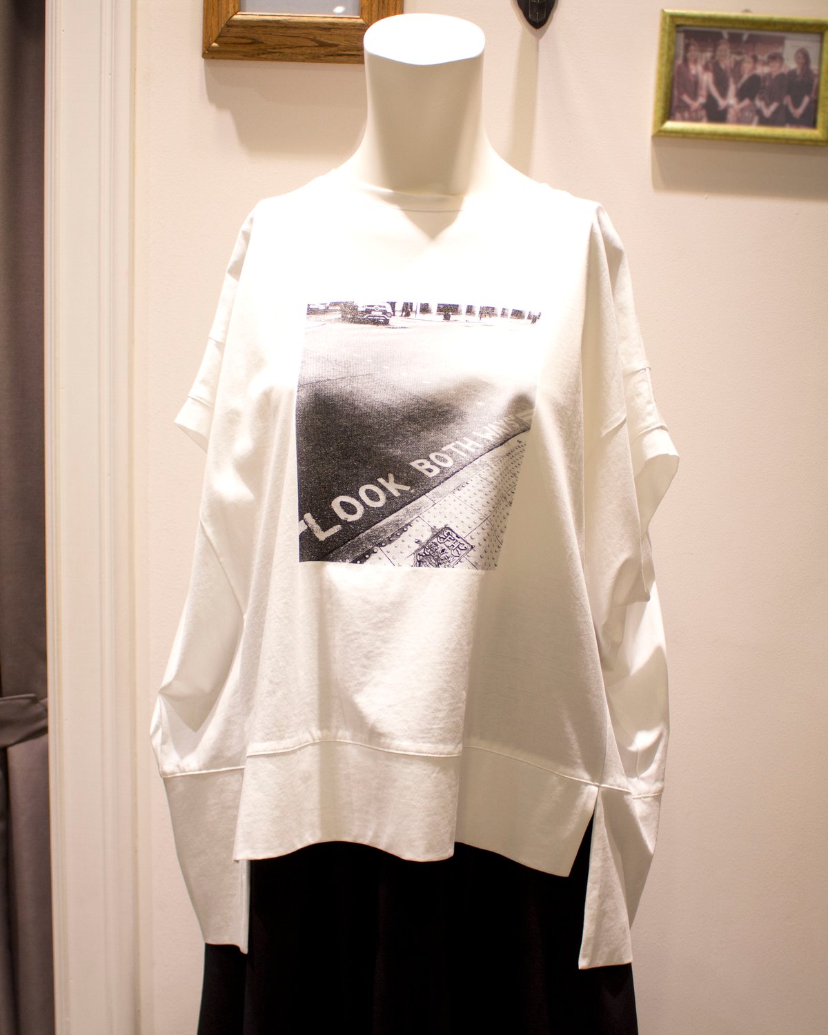 2025新品タグ付き『PASSIONEパシオーネ ホワイト Tシャツ』 2025新品タグ付き『PASSIONEパシオーネ ホワイト Tシャツ』 トップス