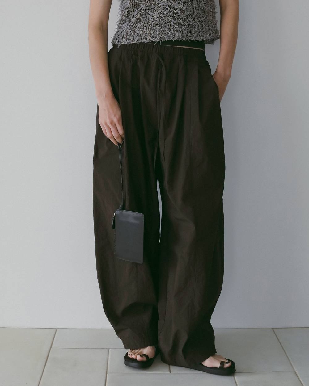 anuke アンヌーク Volumetuck Cocoon Pants 62610720 |