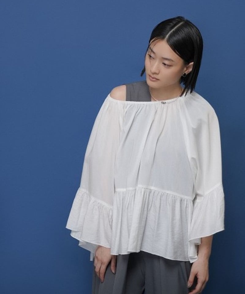 CYAN TOKYO シアントーキョー ギャザーフレアオーバーブラウス 601465
