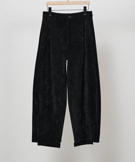 YENN イエン　MOLE TWILL CURVED PT