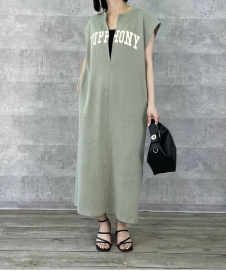 Anna Kerry　アンナケリー スリットネックロゴワンピース 85252909 2025新作