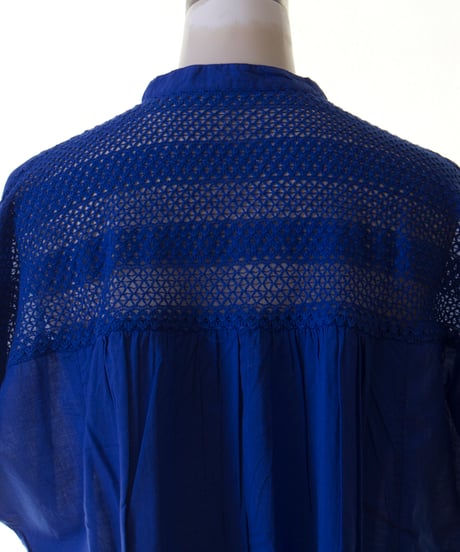 無地タック レースシャツ