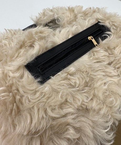 RISLEY　リズレー Triangle fur bag（1740979）【R2503-TFB39】