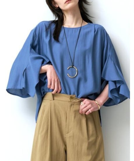 CHIGNON　シニヨン　ﾌﾚｱｽﾘｰﾌﾞBL1863-601KK (2026NEWARIIVAL)