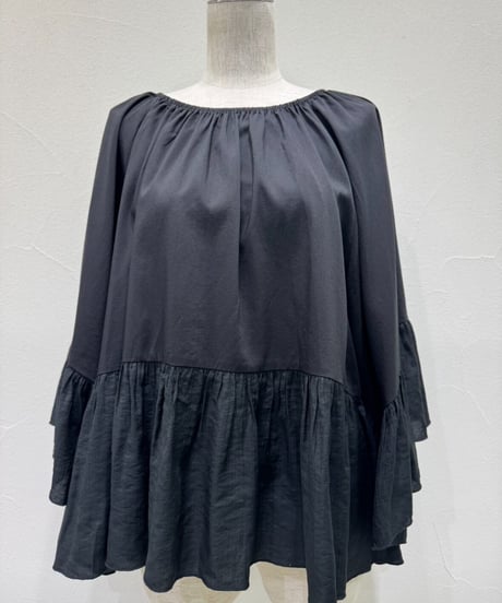 CYAN TOKYO シアントーキョー　ギャザーフレアオーバーブラウス　601465