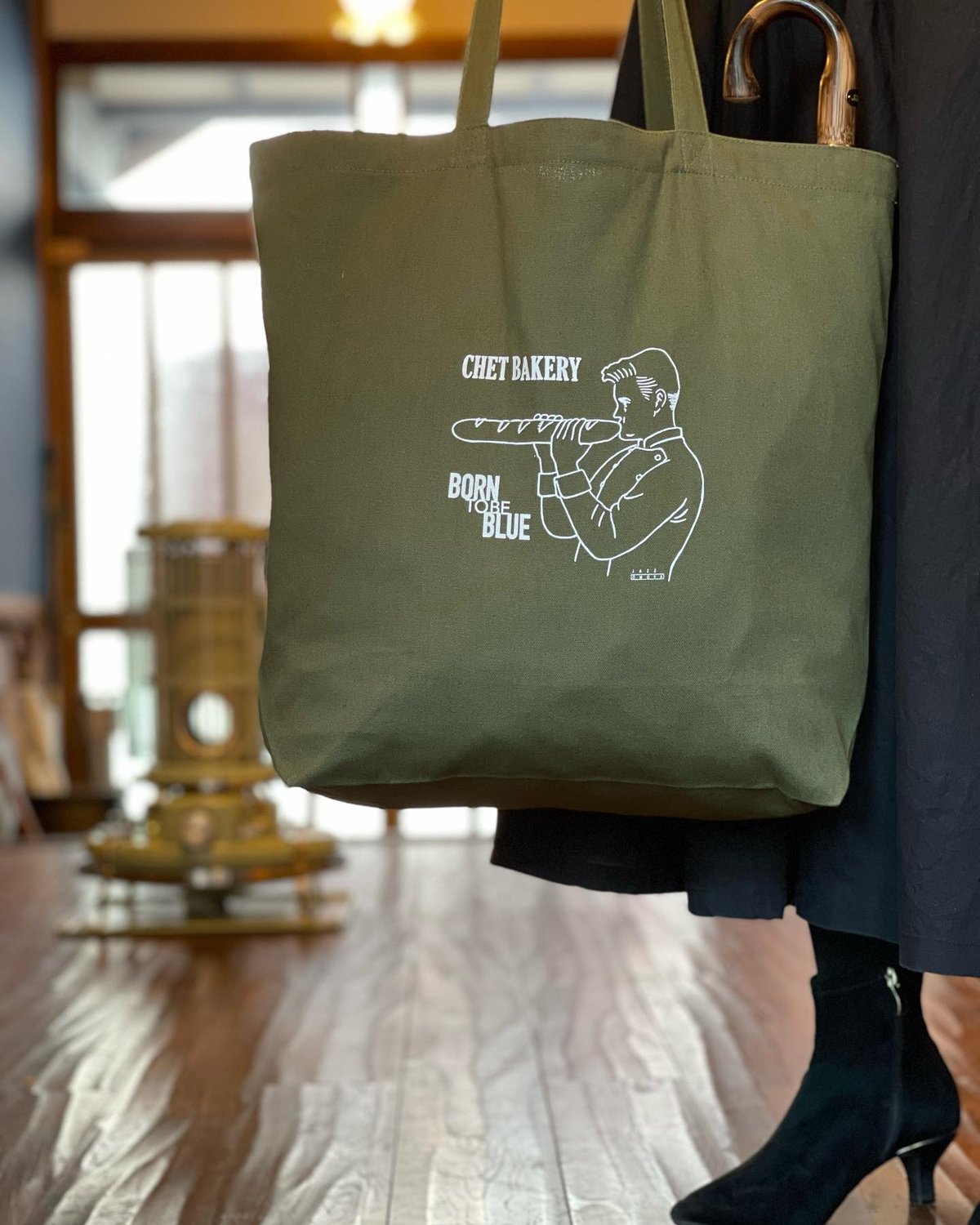 新品チェブラーシカバッチ付A4 フラットトートバッグお茶会)