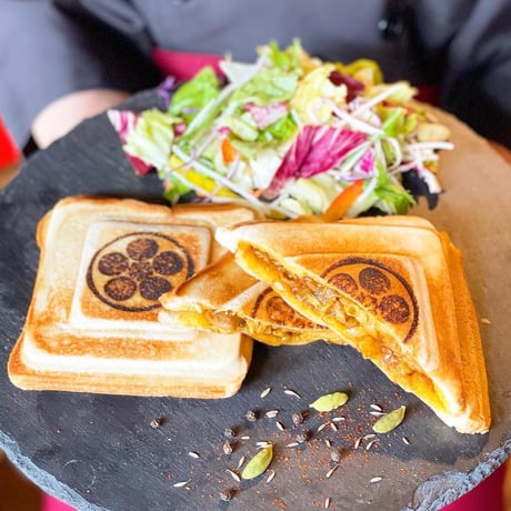 Curry Morgan（カリー・モーガン）かぐわす 秀抜 カレーのパン 3個セット