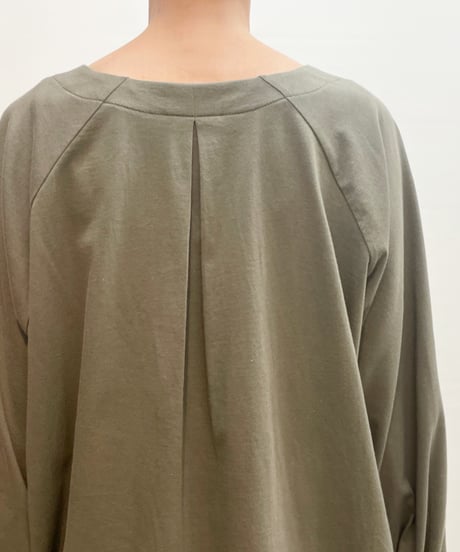 ナナイロトイロ　毎日の定番トップス　KHAKI