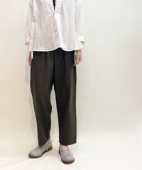 ナナイロトイロ　毎日の定番パンツ　コットンテーパード　KHAKI