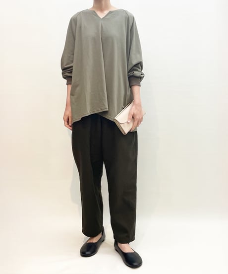 ナナイロトイロ　毎日の定番トップス　KHAKI