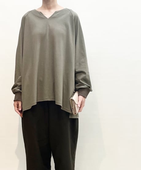 ナナイロトイロ　毎日の定番トップス　KHAKI