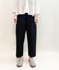 ナナイロトイロ　毎日の定番パンツ　コットンテーパード　BLACK
