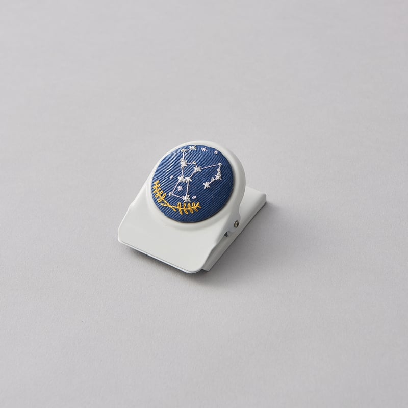 No.640　ふたりの幸せ時間…　(星空と蛍)　刺繍ブローチ 星座のブローチキット | 戸塚刺しゅうオンラインショップ