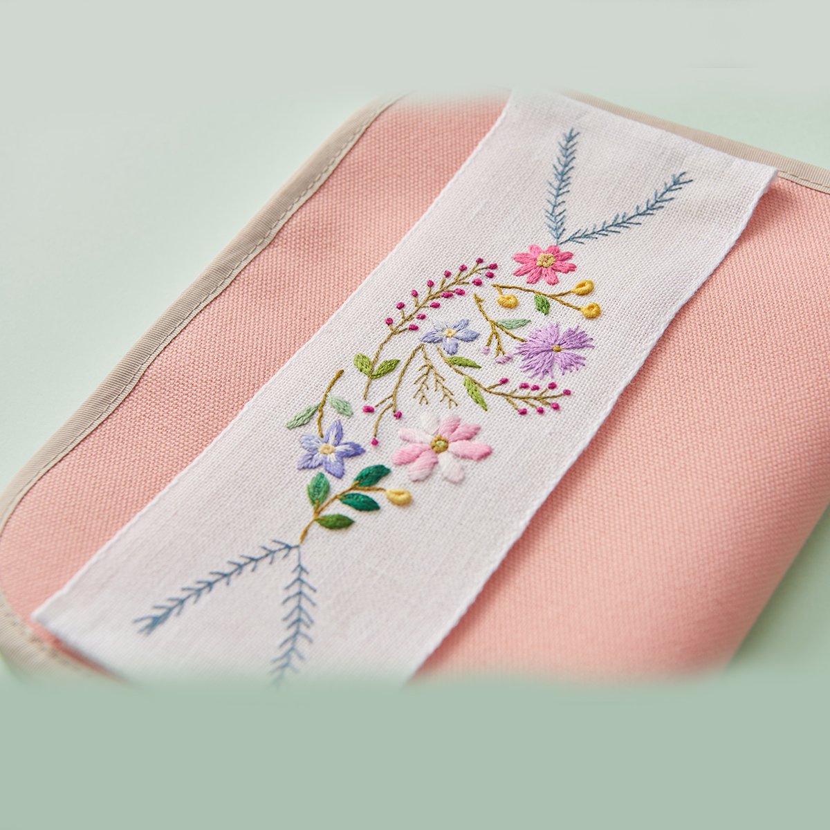 【戸塚刺繍】マルチクロス 213cm×85cm 戸塚刺繍】マルチクロス 213cm×85cm ポリエステル 布