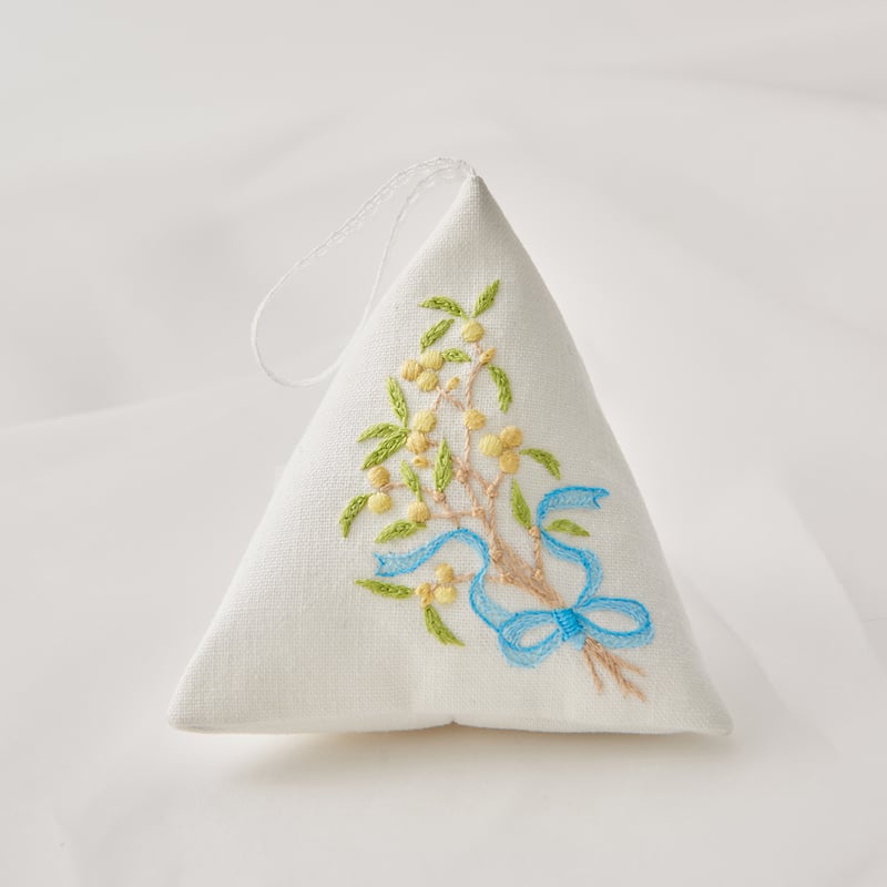 戸塚刺繍　お盆　トレイ　ハンドメイド お盆 トレイの通販 | iichi 日々の暮らしを心地よくする