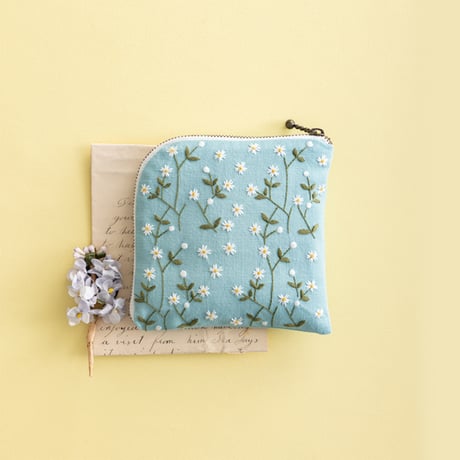 戸塚刺繍　一点物のれん 戸塚刺繍 一点物のれん （花柄刺繍 のれん 約85×90cm）